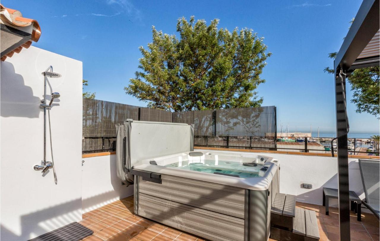 Amazing home in Marbella with Jacuzzi, WiFi&3 Bedrooms Buitenkant foto