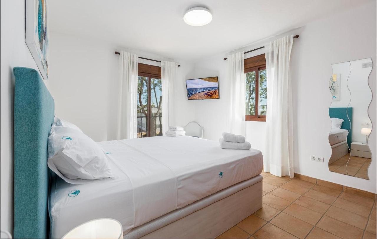 Amazing home in Marbella with Jacuzzi, WiFi&3 Bedrooms Buitenkant foto